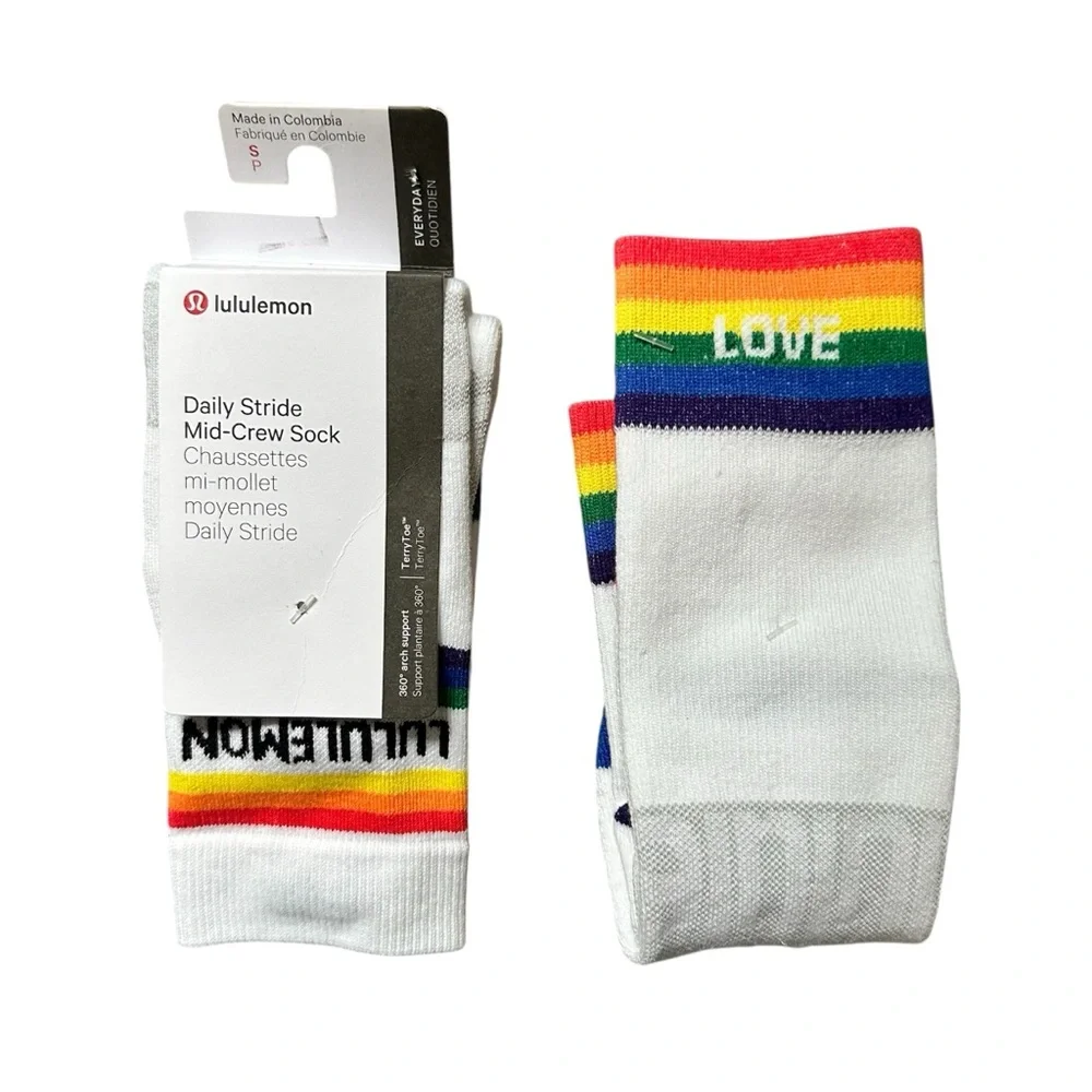 Lululemon Daily‎ Stride Mid-Crew Socks Rainbow Two Pair NWT Size Small